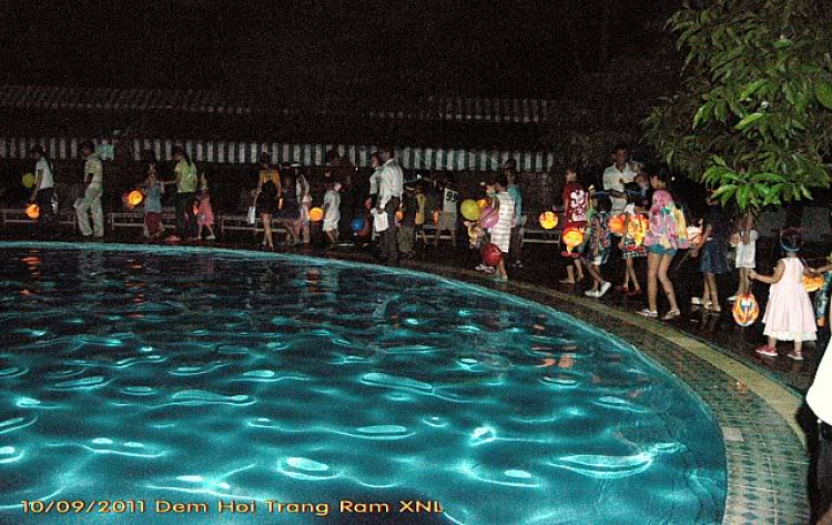 Thêm ít hình ảnh về Đem Hội Trăng Rằm XNL 2011 Thêm ít hình ảnh về Đem Hội Trăng Rằm XNL 2011