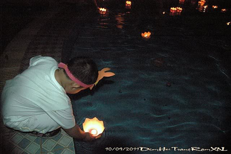 Thêm ít hình ảnh về Đem Hội Trăng Rằm XNL 2011 Thêm ít hình ảnh về Đem Hội Trăng Rằm XNL 2011