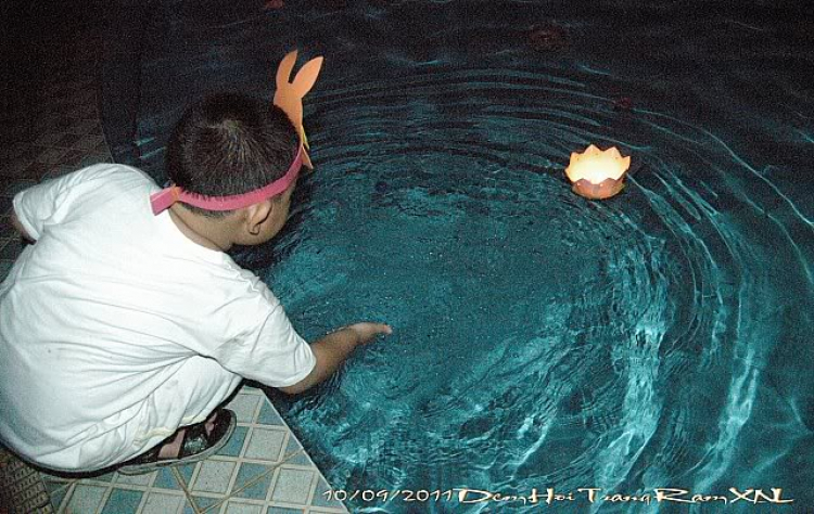 Thêm ít hình ảnh về Đem Hội Trăng Rằm XNL 2011 Thêm ít hình ảnh về Đem Hội Trăng Rằm XNL 2011