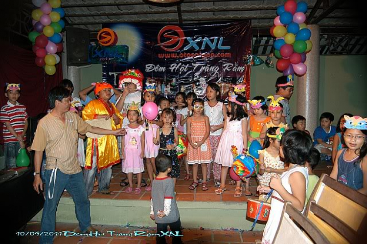 Thêm ít hình ảnh về Đem Hội Trăng Rằm XNL 2011 Thêm ít hình ảnh về Đem Hội Trăng Rằm XNL 2011