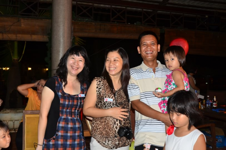 Thêm ít hình ảnh về Đem Hội Trăng Rằm XNL 2011 Thêm ít hình ảnh về Đem Hội Trăng Rằm XNL 2011