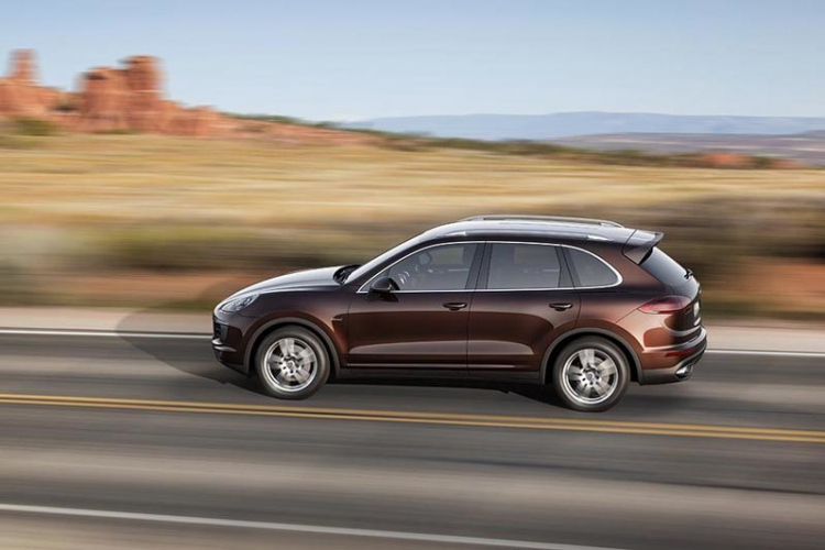 Porsche Cayenne 2015 có giá từ 4,3 tỷ đồng tại Việt Nam