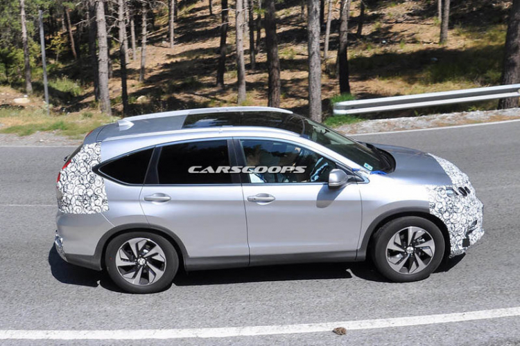 Lộ ảnh CR-V facelift 2016 đang được Honda thử nghiệm