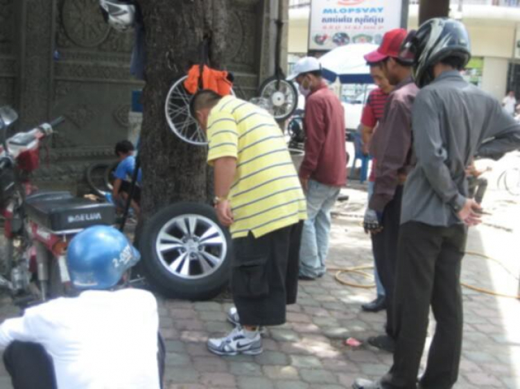 PHNOMPENH AUTO'S ACCESSORY MARKET- C.H PREVIA khám phá thiên đường Phụ tùng CPC. PHNOMPENH AUTO'S ACCESSORY MARKET- C.H PREVIA khám phá thiên đường Phụ tùng CPC.