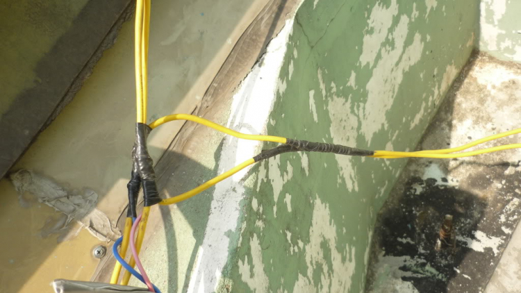 Vài mẹo vặt trong đời sống - chế tạo xạc bộ đàm xe ô tô. Vài mẹo vặt trong đời sống - chế tạo xạc bộ đàm xe ô tô.