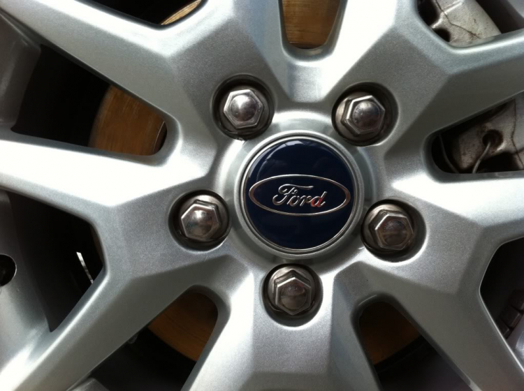 Em bán bộ mâm vỏ zin 15" theo xe Ford Focus đời 2010 !!! --->>> Đã bán !!!