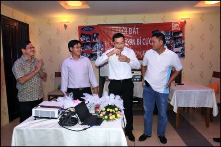 HÌNH ẢNH FFC ỌP VƯỜN PHỐ- RA MẮT BĐH FFC 2011 HÌNH ẢNH FFC ỌP VƯỜN PHỐ- RA MẮT BĐH FFC 2011