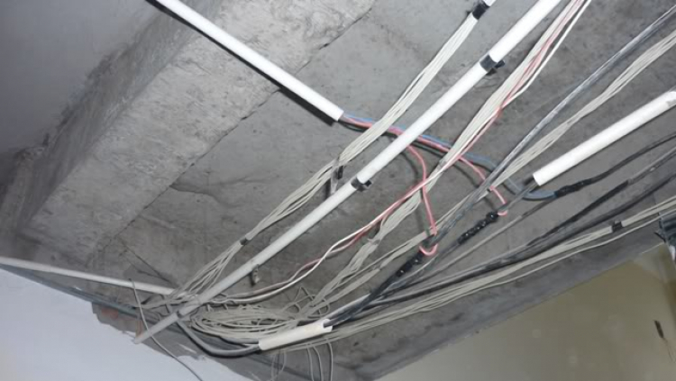 Vài mẹo vặt trong đời sống - chế tạo xạc bộ đàm xe ô tô. Vài mẹo vặt trong đời sống - chế tạo xạc bộ đàm xe ô tô.
