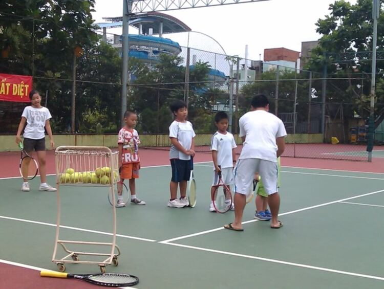 Tập tennis trẻ em..miễn phí..