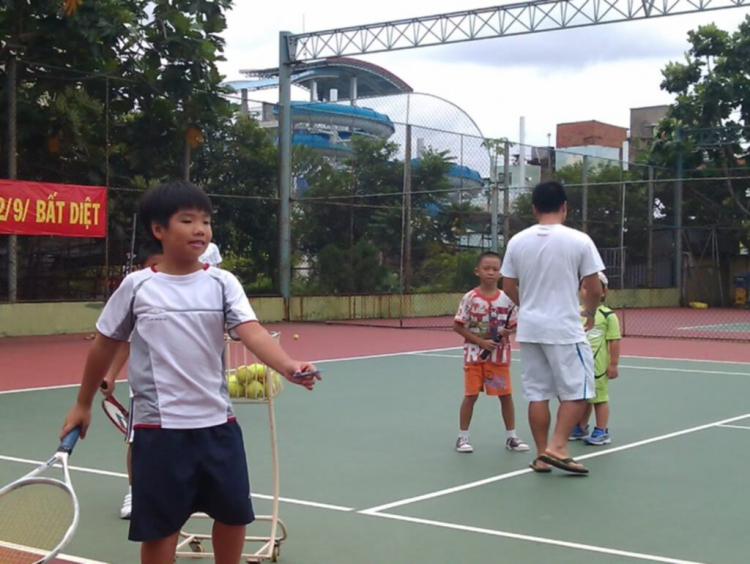 Tập tennis trẻ em..miễn phí..