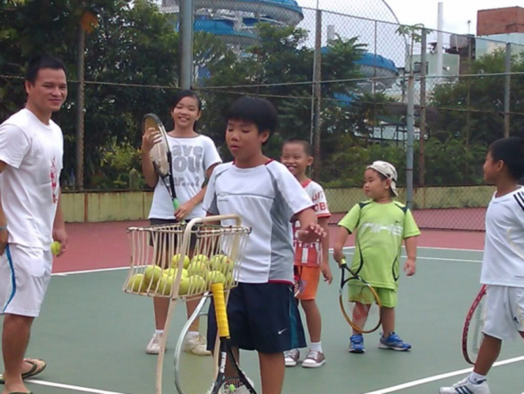 Tập tennis trẻ em..miễn phí..