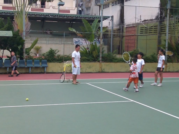 Tập tennis trẻ em..miễn phí..