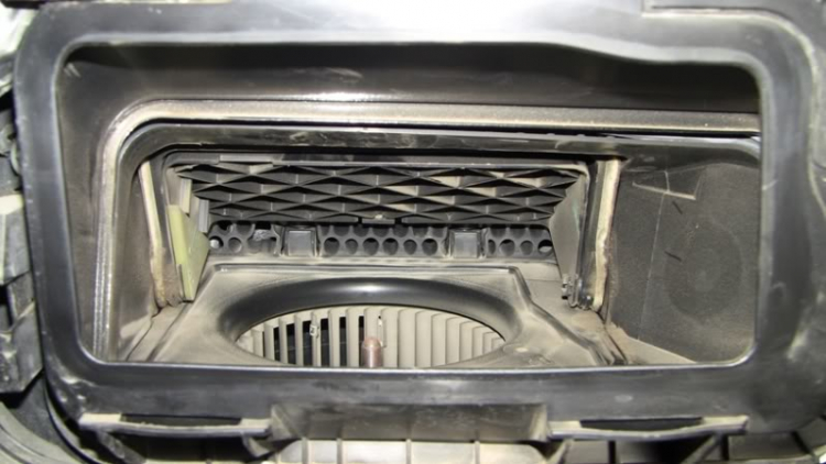 Tự làm bộ lọc mùi (khi lấy gió ngoài) cho Mercedes GLK Tự làm bộ lọc mùi (khi lấy gió ngoài) cho Mercedes GLK