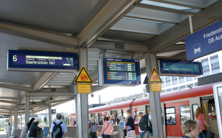 Ký Sự Chuyến Đi Berlin, Munich và Paris Ký Sự Chuyến Đi Berlin, Munich và Paris