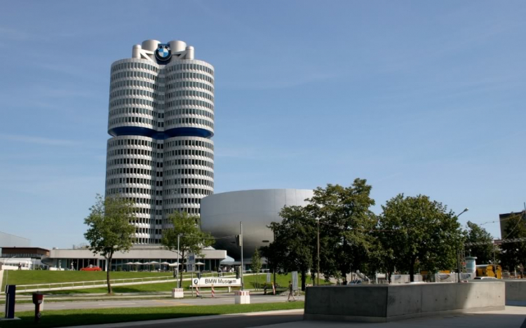 Ký Sự Chuyến Đi Berlin, Munich và Paris Ký Sự Chuyến Đi Berlin, Munich và Paris