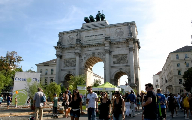 Ký Sự Chuyến Đi Berlin, Munich và Paris