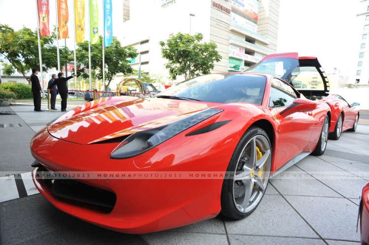 Ảnh off siêu xe Ferrari tại Taipei Taiwan