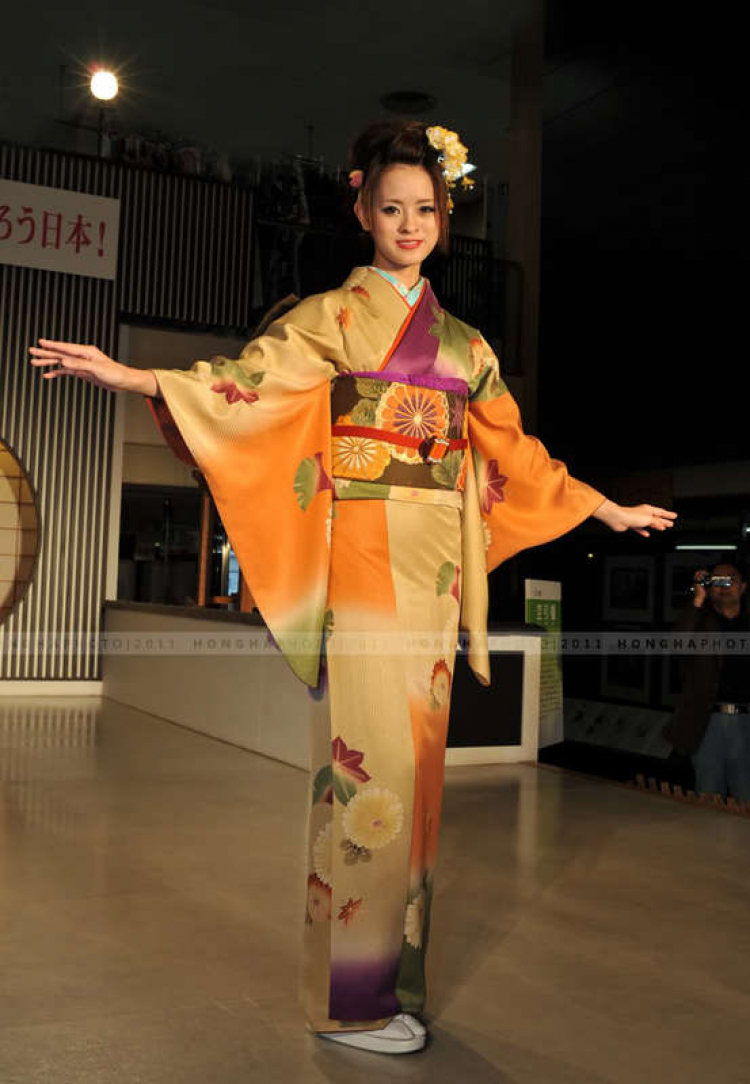 Kimono Fashion Show in Japan