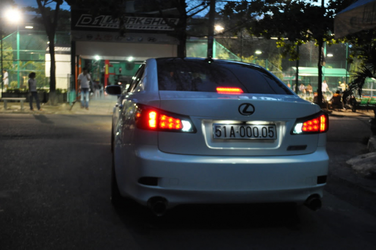 Lexus IS lên "F-Sport" in D1Workshop