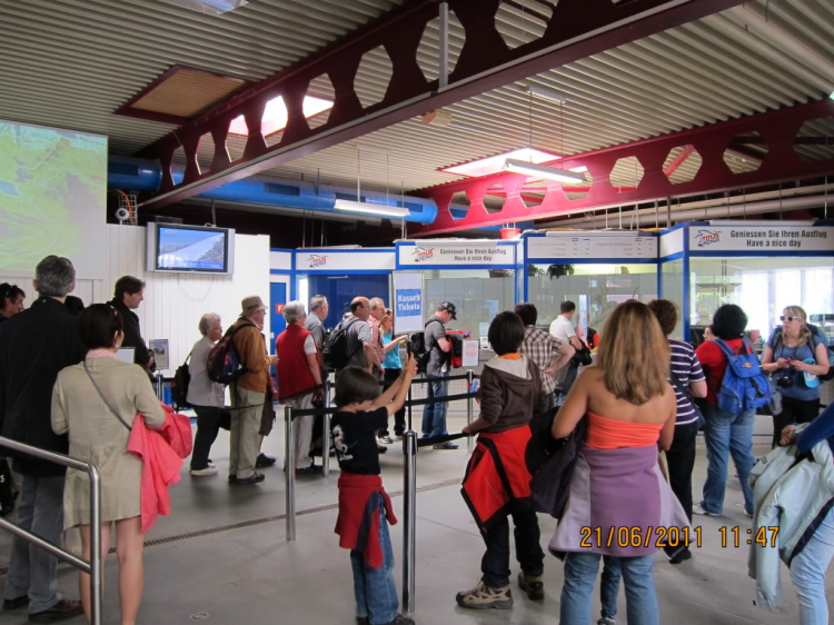 HFC: phóng sự ảnh chinh phục Paris + Geneva & Amsterdam (trang 6) HFC: phóng sự ảnh chinh phục Paris + Geneva & Amsterdam (trang 6)