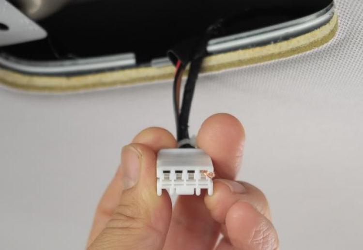 Mini off "mod mở cốp sau xe Carens sáng đèn trần" Mini off "mod mở cốp sau xe Carens sáng đèn trần"