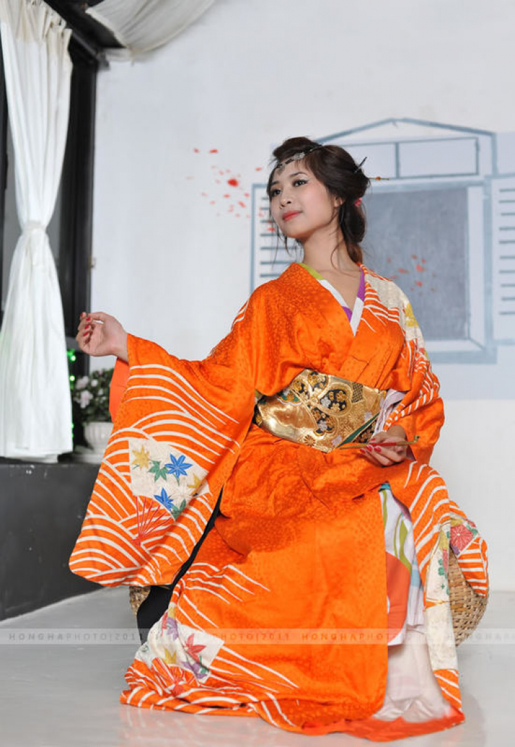 Hagu Cuxi Girl lộng lẫy với Kimono