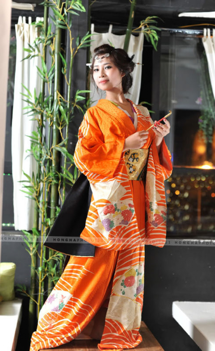 Hagu Cuxi Girl lộng lẫy với Kimono