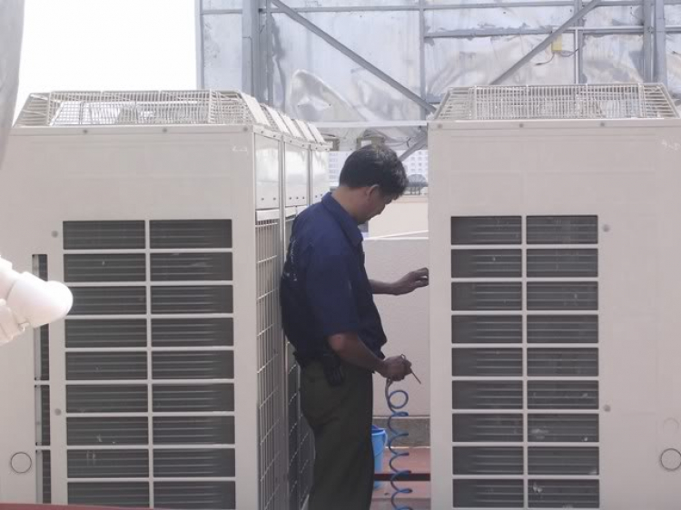 Vài mẹo vặt trong đời sống - chế tạo xạc bộ đàm xe ô tô. Vài mẹo vặt trong đời sống - chế tạo xạc bộ đàm xe ô tô.