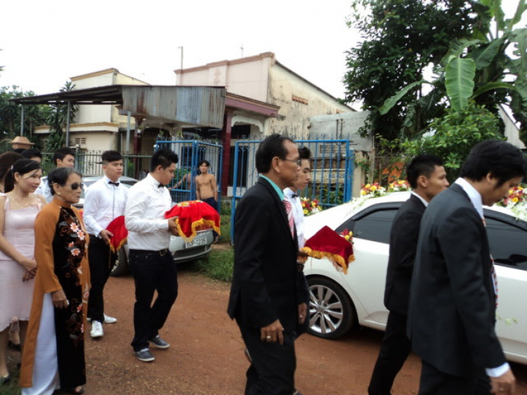 Vài hình ảnh đám cưới bác Polocdx sáng nay 9/10/2011 tại Hố Nai_Biên Hoà