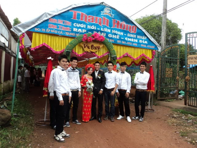 Vài hình ảnh đám cưới bác Polocdx sáng nay 9/10/2011 tại Hố Nai_Biên Hoà