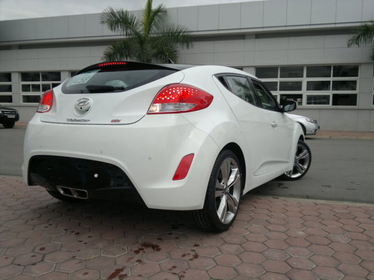 Hyundai Veloster 1.6AT e mới tậu, các bác vào xem cho nhận xét nha