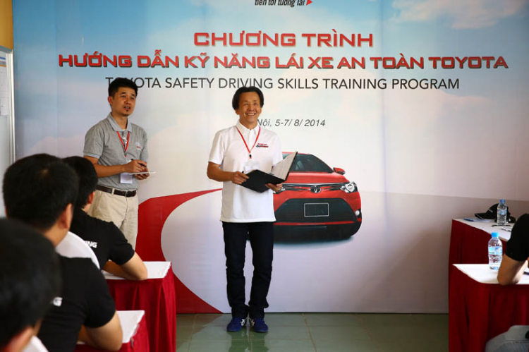 Toyota Việt Nam triển khai chương trình  hướng dẫn lái xe an toàn