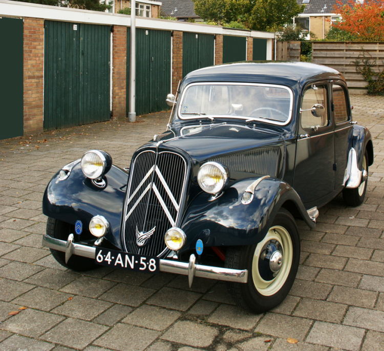 show  CITROEN Traction Avant 1936 ( ko phải của em nhé )...