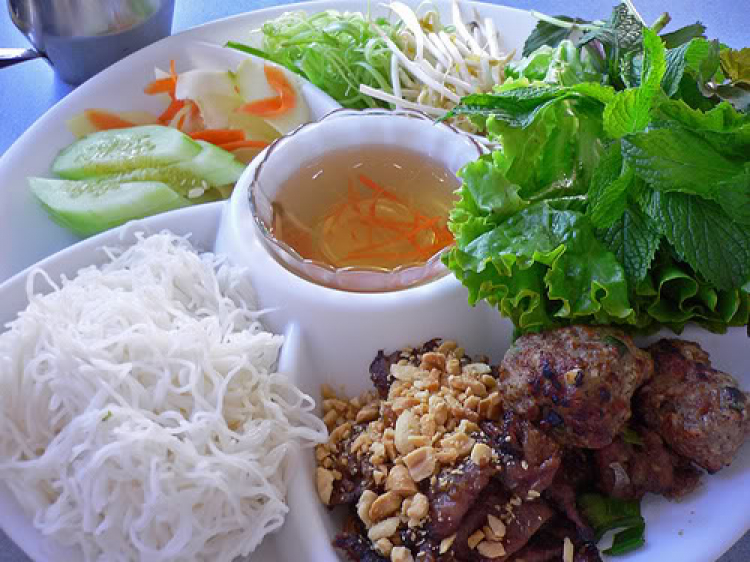 Ăn vặt ở Sài Gòn, làm sao cho "đã"?