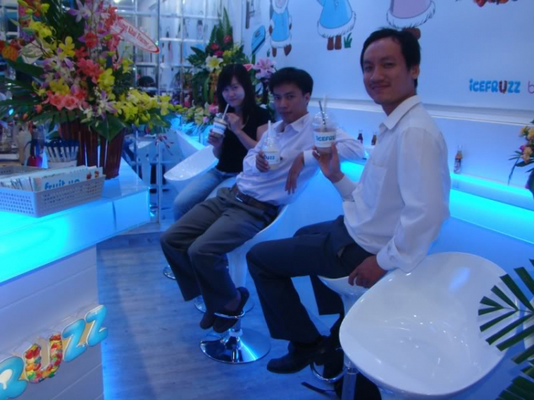 Em khai trương Icefruzz Premium Lounge ở Quận 1 - Thứ 7 (30/6/2012) (Trang 10)