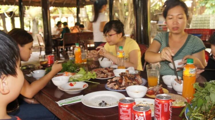 "MBFC -NHỮNG TẤM LÒNG NHÂN ÁI"