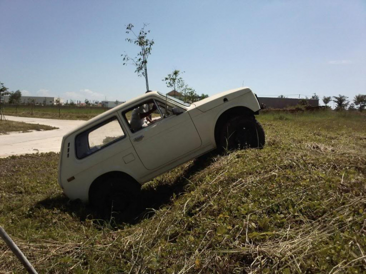 Lada Niva - Russian Land Rover (topic chuyên đề lang thang -hội họp & mây mưa)