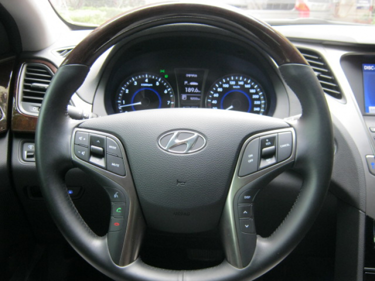 Tư vấn mua Hyundai Azera.