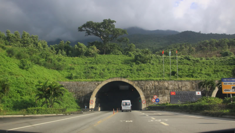 Hành trình Xuyên Việt trong 45h đồng hồ - 1880km Hành trình Xuyên Việt trong 45h đồng hồ - 1880km