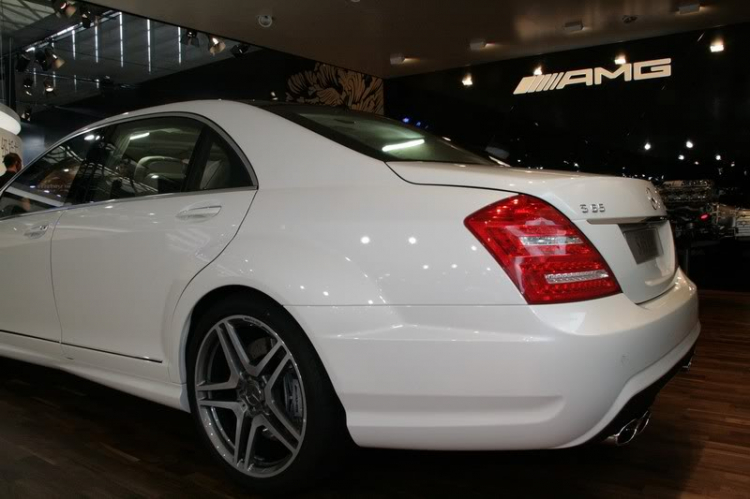Em xin hỏi các bác S350 2006 và 2011 khác nhau điểm nào ( ngoại thất ) Em xin hỏi các bác S350 2006 và 2011 khác nhau điểm nào ( ngoại thất )