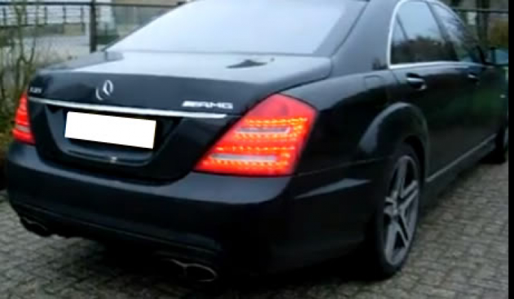 Em xin hỏi các bác S350 2006 và 2011 khác nhau điểm nào ( ngoại thất ) Em xin hỏi các bác S350 2006 và 2011 khác nhau điểm nào ( ngoại thất )