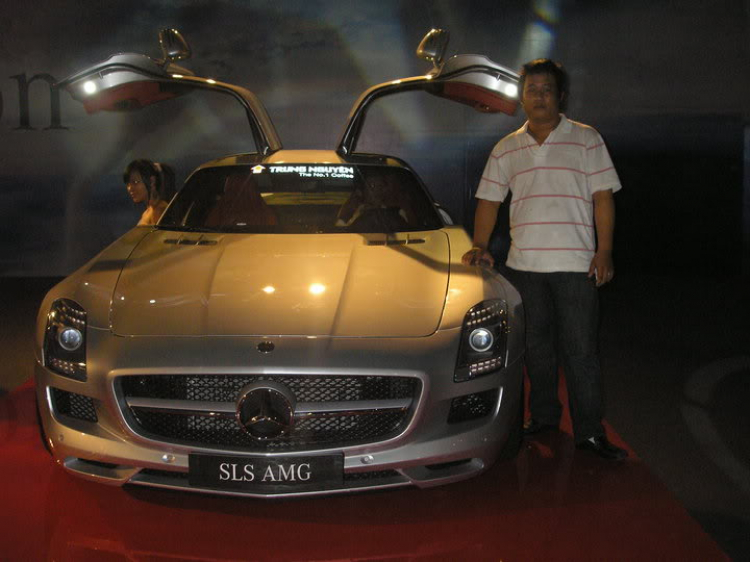Cảm giác ngồi trong chiếc Mercedes McLaren như thế nào ? Cảm giác ngồi trong chiếc Mercedes McLaren như thế nào ?
