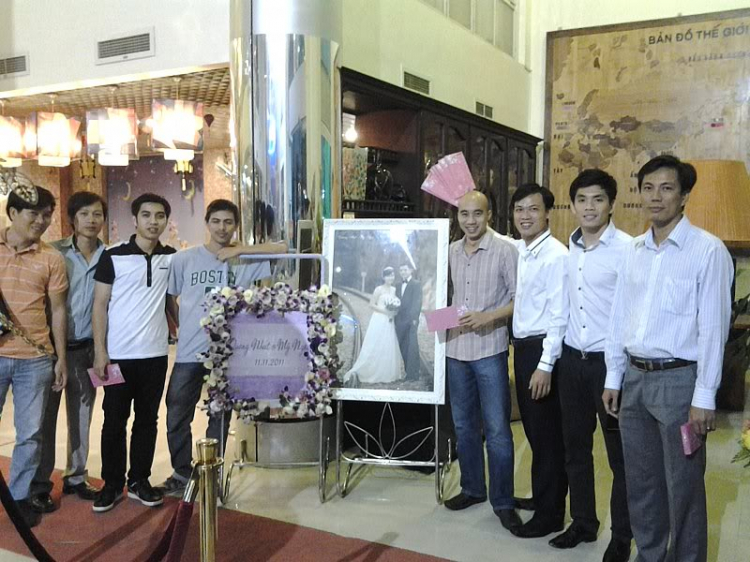 CUNG HỶ! SONG HỶ! CUNG HỶ! SONG HỶ!