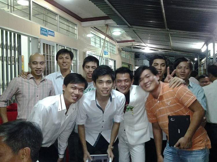 CUNG HỶ! SONG HỶ! CUNG HỶ! SONG HỶ!