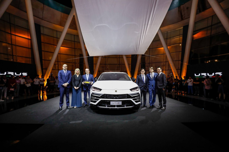 Lamborghini Urus ra mắt tại Singapore đầu tiên ở Châu Á và Đông Nam Á