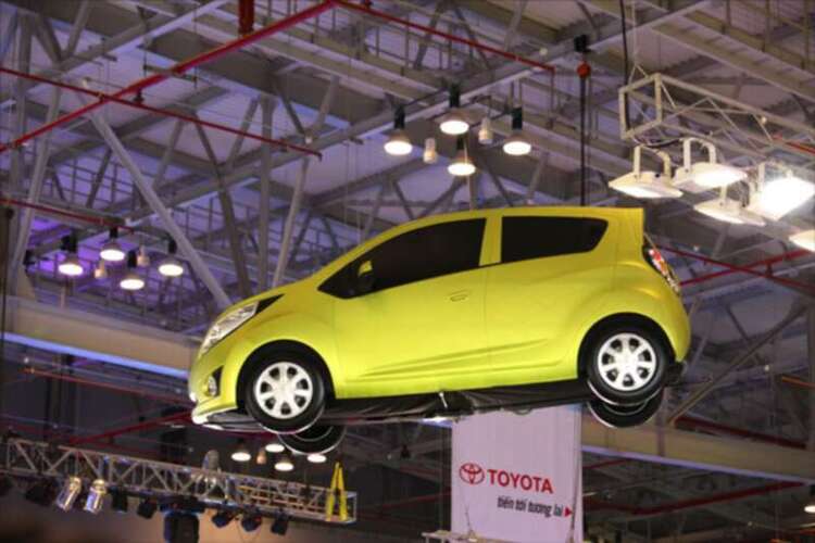 Xe đẹp & "chân dài" tại triễn lãm Việt Nam Motor Show 2011 Xe đẹp & "chân dài" tại triễn lãm Việt Nam Motor Show 2011