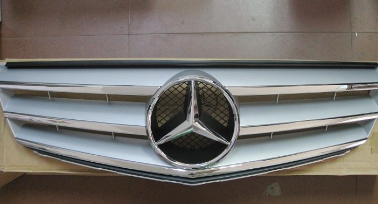 Em cần mua calang & logo merc C 2012