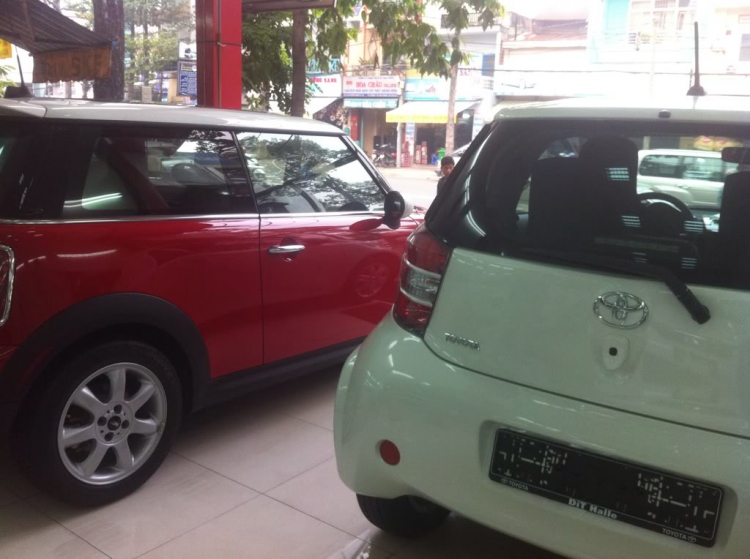 iQ 2012 chiếc xe siêu nhỏ của Toyota