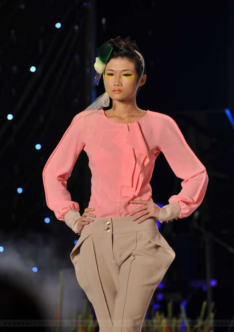 Viet Nam Fashion Week Spring Summer 2012