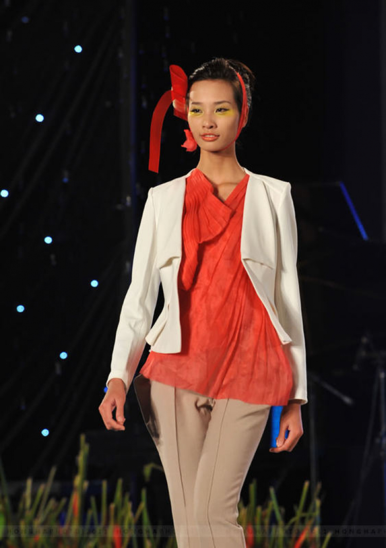 Viet Nam Fashion Week Spring Summer 2012